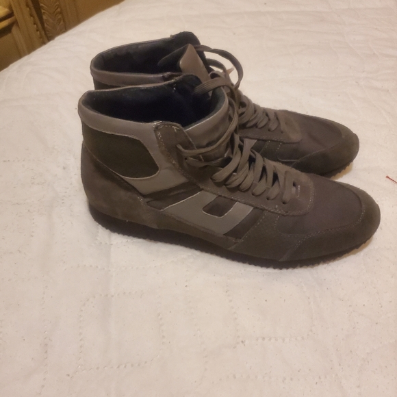 Casual sneaker shoe like new. - Picture 4 of 5